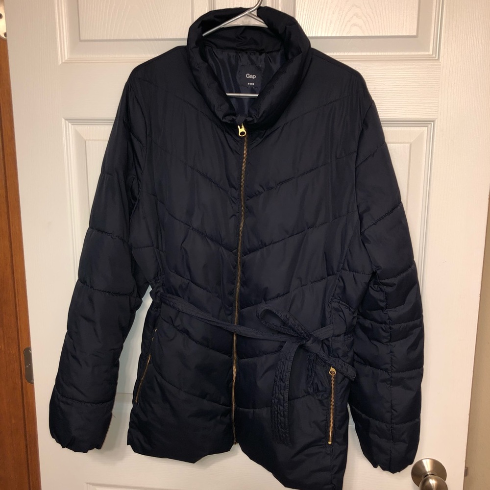 Navy blue Gap chevron puffer coat